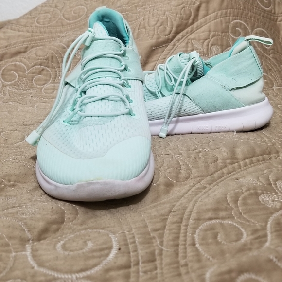 Womens Nike Free Running Shoes - Picture 3 of 7